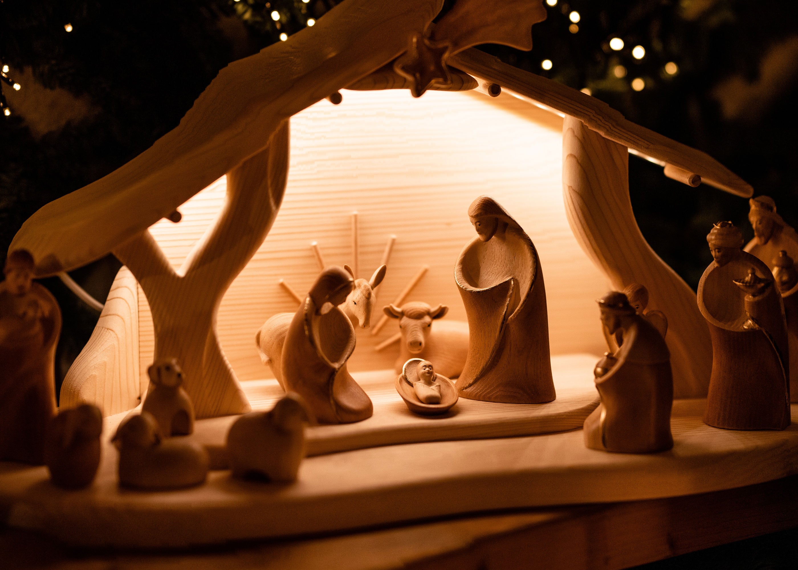 It Must Be Christmas - Scented Coconut & Soy Candles, Wax Melts and Fragrance Oil